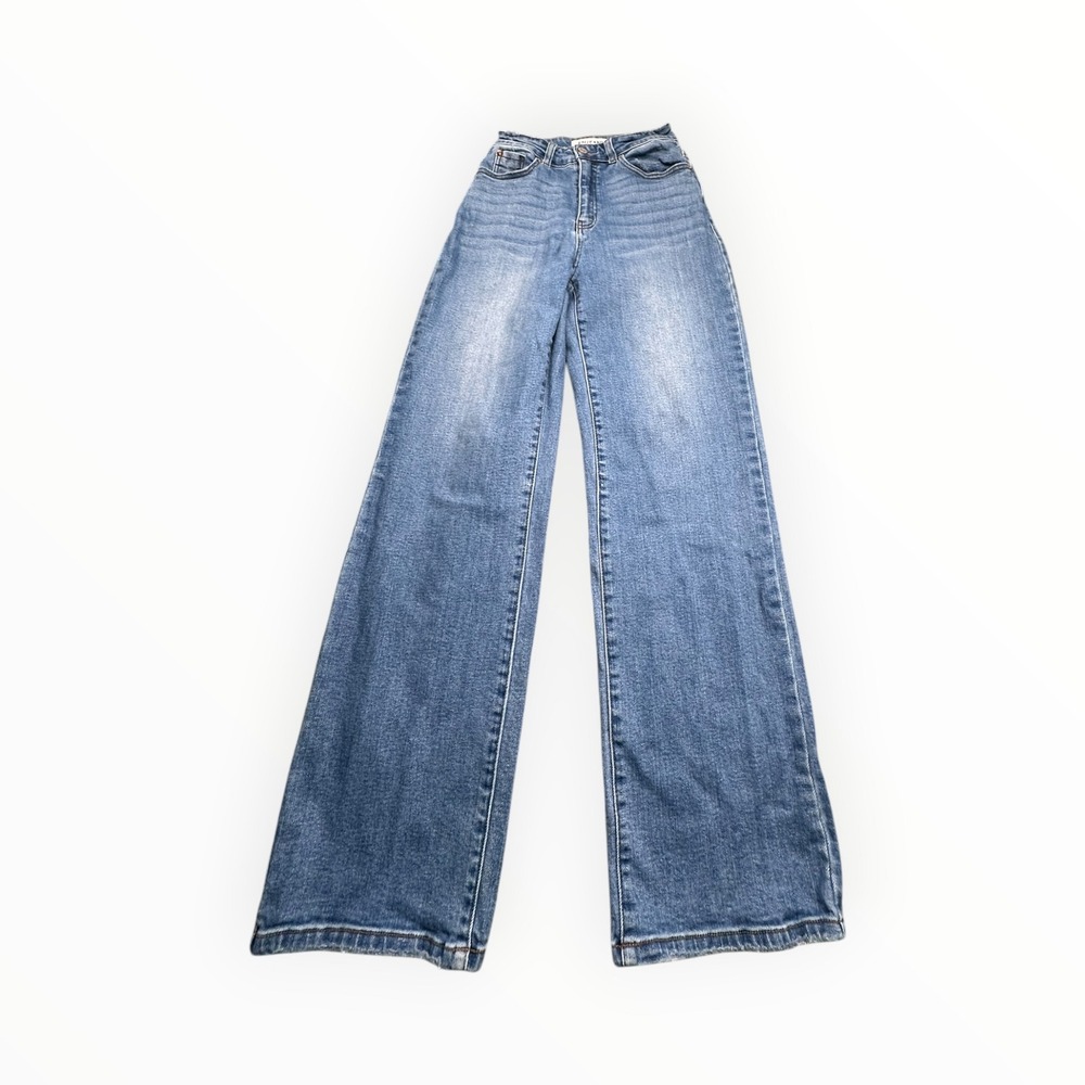 High-Rise Wide Leg Jeans in Light Blue - Women